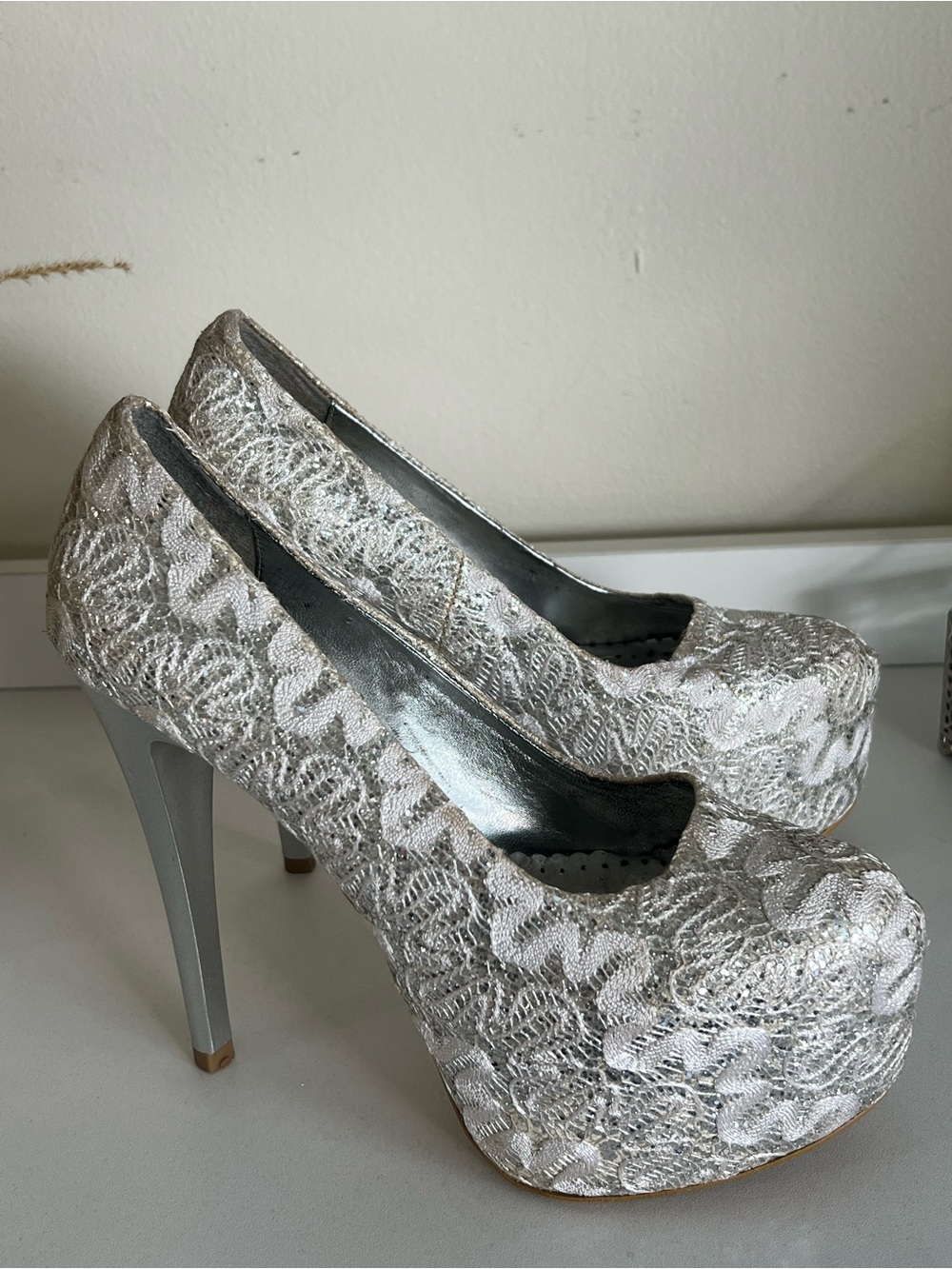 Women's Silver Lace Platform Pumps